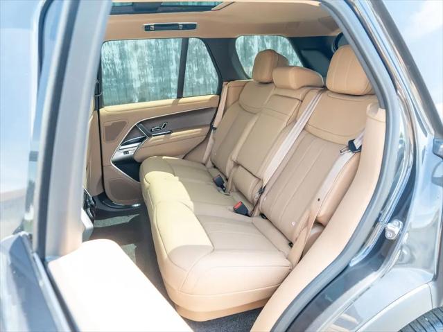 2026 Land Rover Range Rover P530 SE