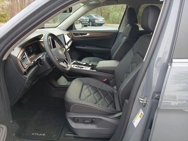 2026 Volkswagen Atlas SE with Technology