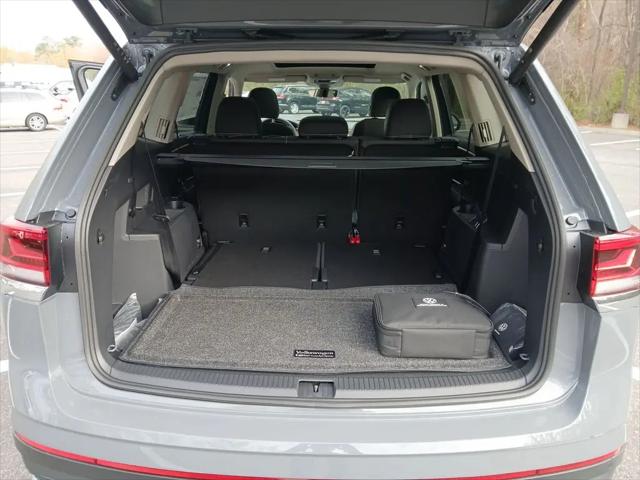 2026 Volkswagen Atlas SE with Technology