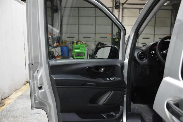 2016 Mercedes-Benz Metris Standard