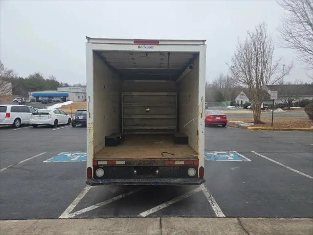 2016 Ford E-350 Cutaway E-350