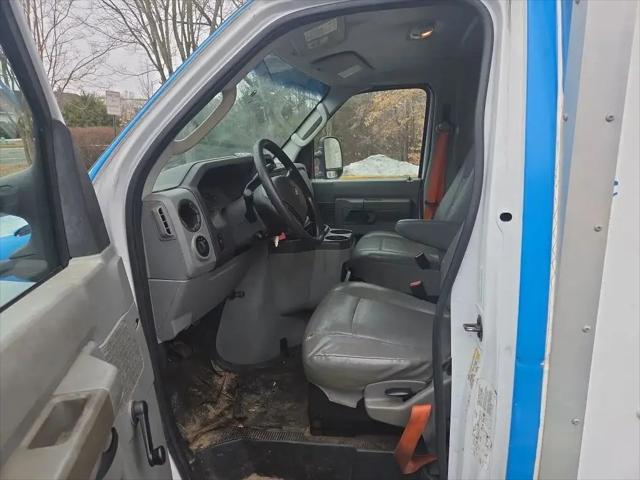 2016 Ford E-350 Cutaway E-350