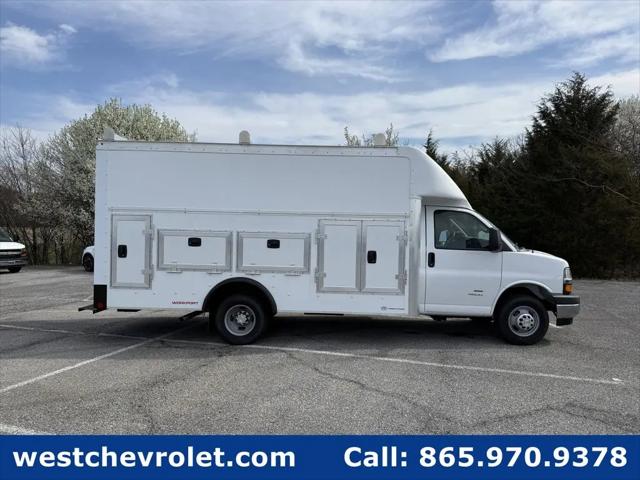 2025 Chevrolet Express Cutaway 4500 Van