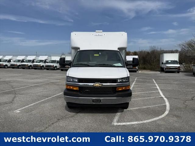 2025 Chevrolet Express Cutaway 4500 Van