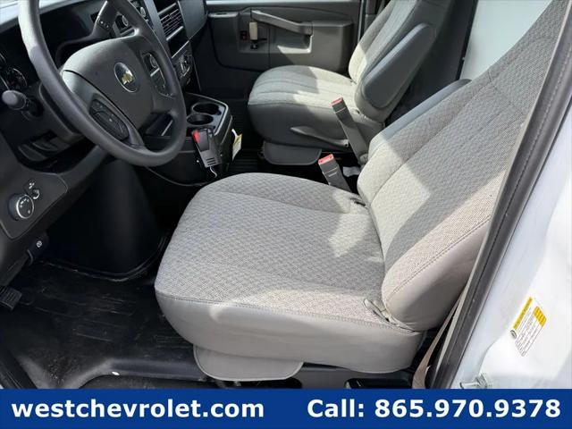 2025 Chevrolet Express Cutaway 4500 Van