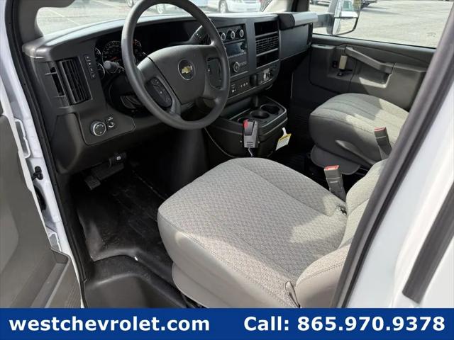 2025 Chevrolet Express Cutaway 4500 Van