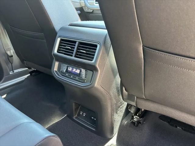 2026 Volkswagen Atlas Peak Edition