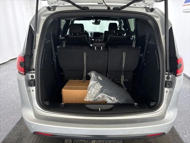 2026 Chrysler Pacifica Limited AWD