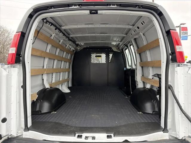 2024 GMC Savana Cargo RWD 2500 Regular Wheelbase Work Van