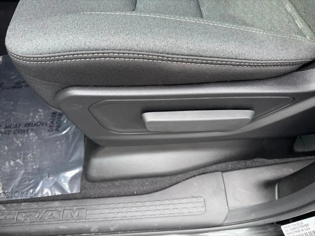 2026 Ram 1500 Express Crew Cab 4x4 57 Box