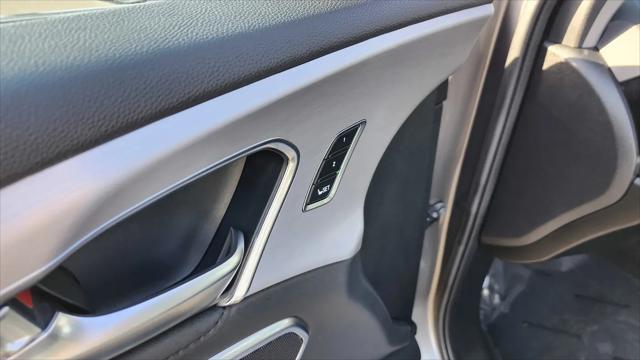2023 Acura RDX Standard