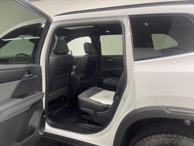 2026 GMC Acadia AT4 AWD