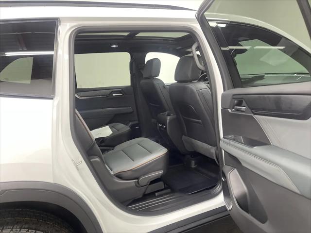 2026 GMC Acadia AT4 AWD