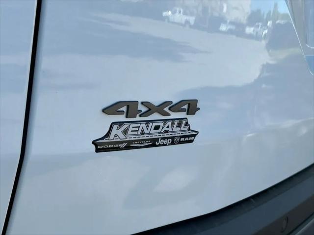 2026 Jeep Cherokee Laredo 4x4