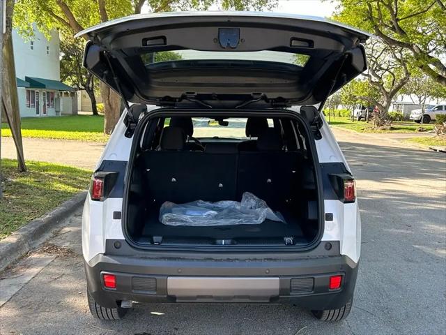 2026 Jeep Cherokee Laredo 4x4