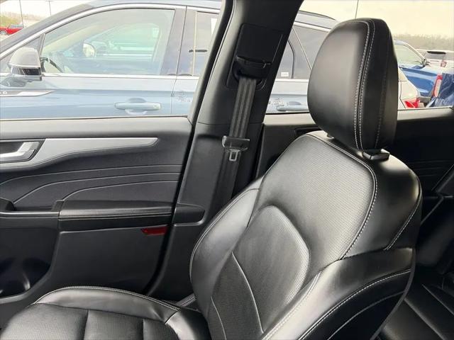 2025 Ford Escape Platinum
