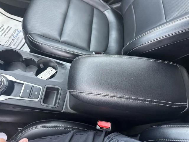 2025 Ford Escape Platinum