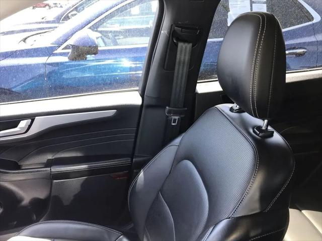 2025 Ford Escape Platinum