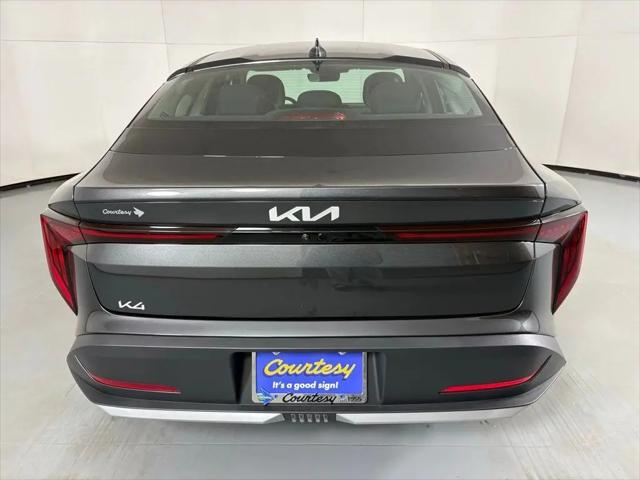 2026 Kia K4 LXS