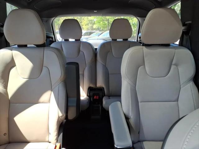 2026 Volvo XC90 Ultra, B6 AWD Gas (mild hybrid), Gasoline, Bright, 6 Seats