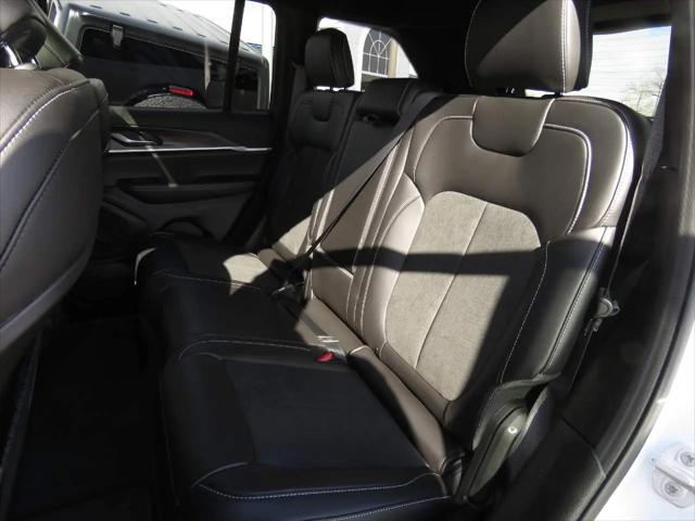 2026 Jeep Grand Cherokee Altitude 4x4