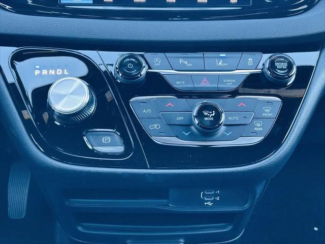 2026 Chrysler Voyager LX