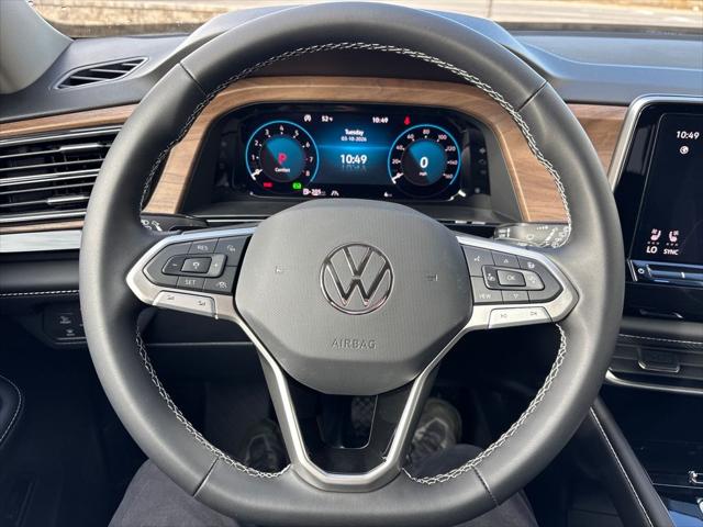 2026 Volkswagen Atlas SE with Technology