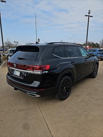 2026 Volkswagen Atlas SE with Technology