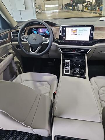 2026 Volkswagen Atlas SE with Technology