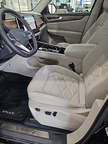 2026 Volkswagen Atlas SE with Technology