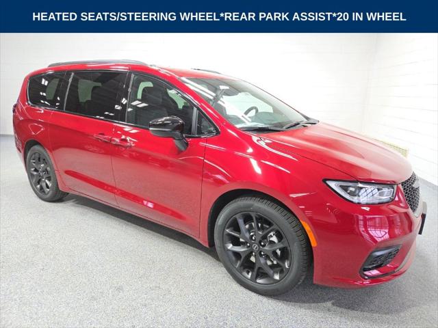2026 Chrysler Pacifica Select for sale in Chilton, WI