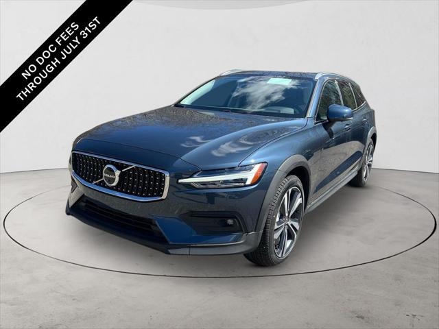 2026 Volvo V60 Cross Country Plus, B5 AWD Gas (mild hybrid) for sale in Topshan , ME
