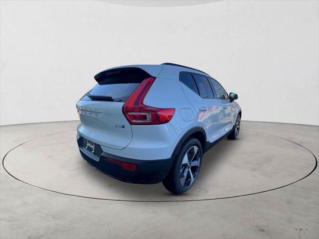 2026 Volvo XC40 Plus, B5 AWD Gas (mild hybrid), Dark