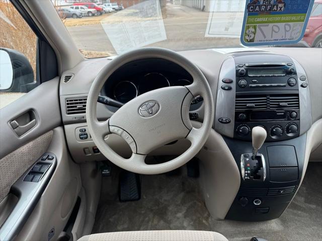 2010 Toyota Sienna LE