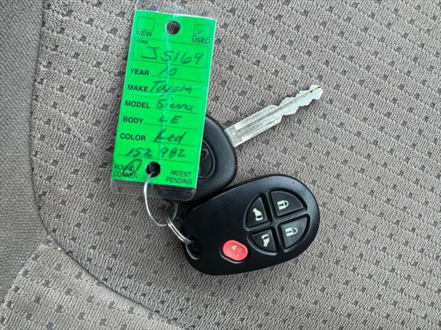 2010 Toyota Sienna LE