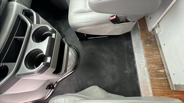 2010 Ford E-350 Cutaway Unknown