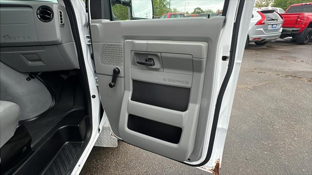 2010 Ford E-350 Cutaway Unknown
