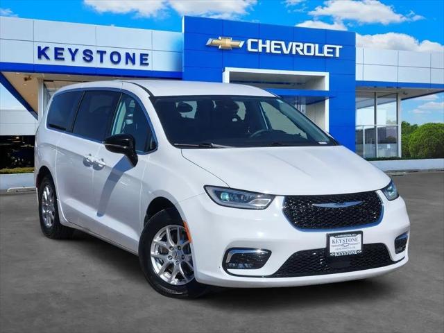 2024 Chrysler Pacifica Touring L for sale in Sand Springs, OK