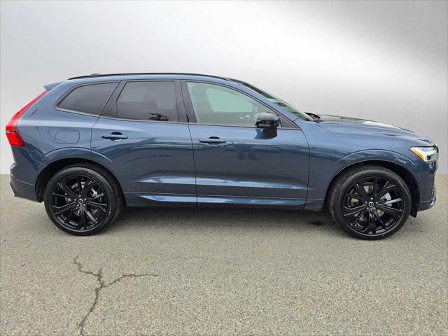 2026 Volvo XC60 B5 Ultra Black Edition
