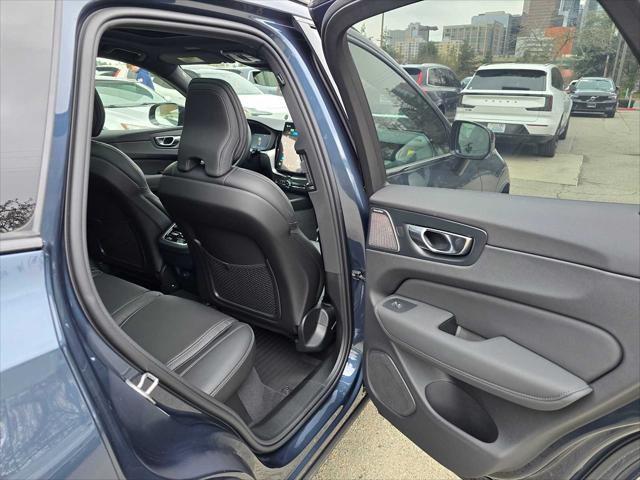 2026 Volvo XC60 B5 Ultra Black Edition