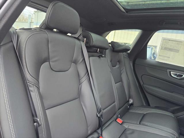 2026 Volvo XC60 B5 Ultra Black Edition