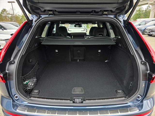 2026 Volvo XC60 B5 Ultra Black Edition