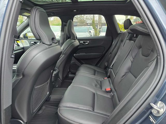 2026 Volvo XC60 B5 Ultra Black Edition