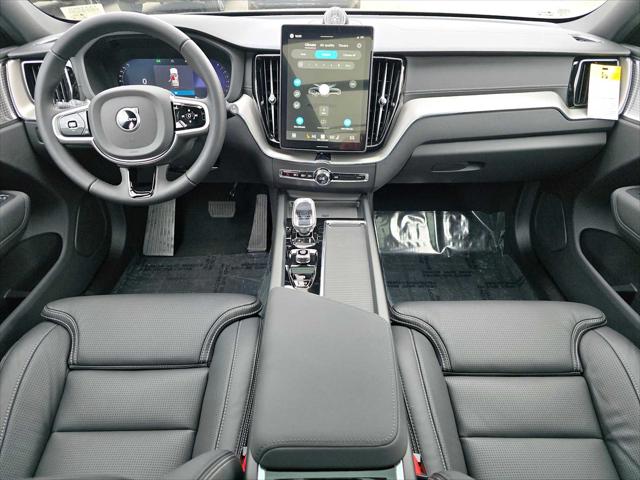 2026 Volvo XC60 B5 Ultra Black Edition