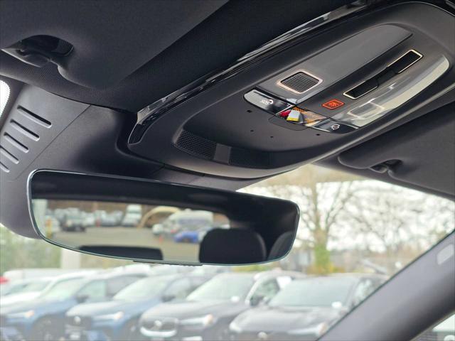 2026 Volvo XC60 B5 Ultra Black Edition