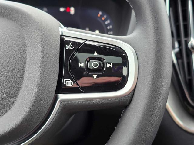2026 Volvo XC60 B5 Ultra Black Edition