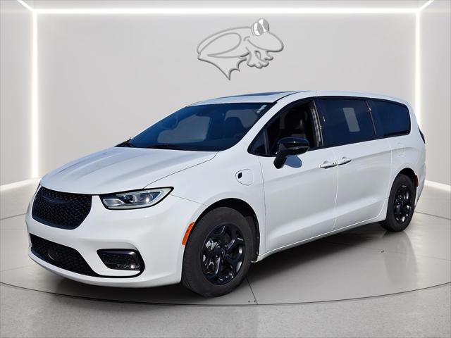 2023 Chrysler Pacifica Hybrid Limited