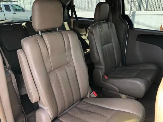 2014 Chrysler Town & Country Touring