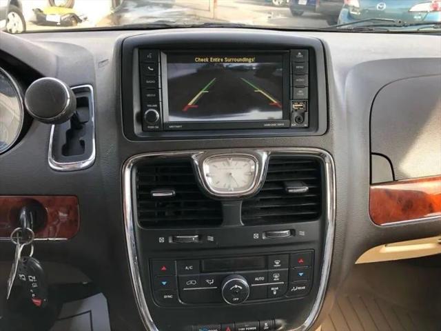 2014 Chrysler Town & Country Touring