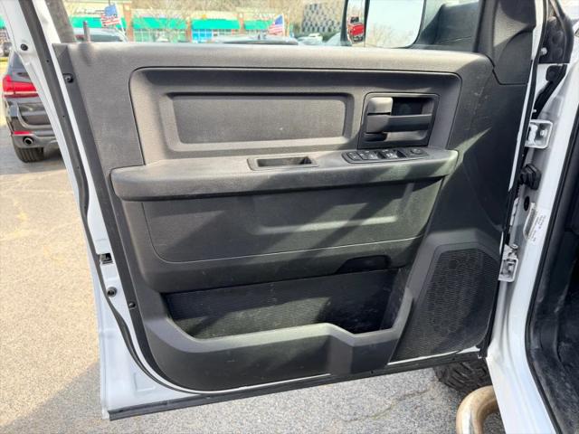 2017 Ram 3500 Tradesman Crew Cab 4x4 8' Box